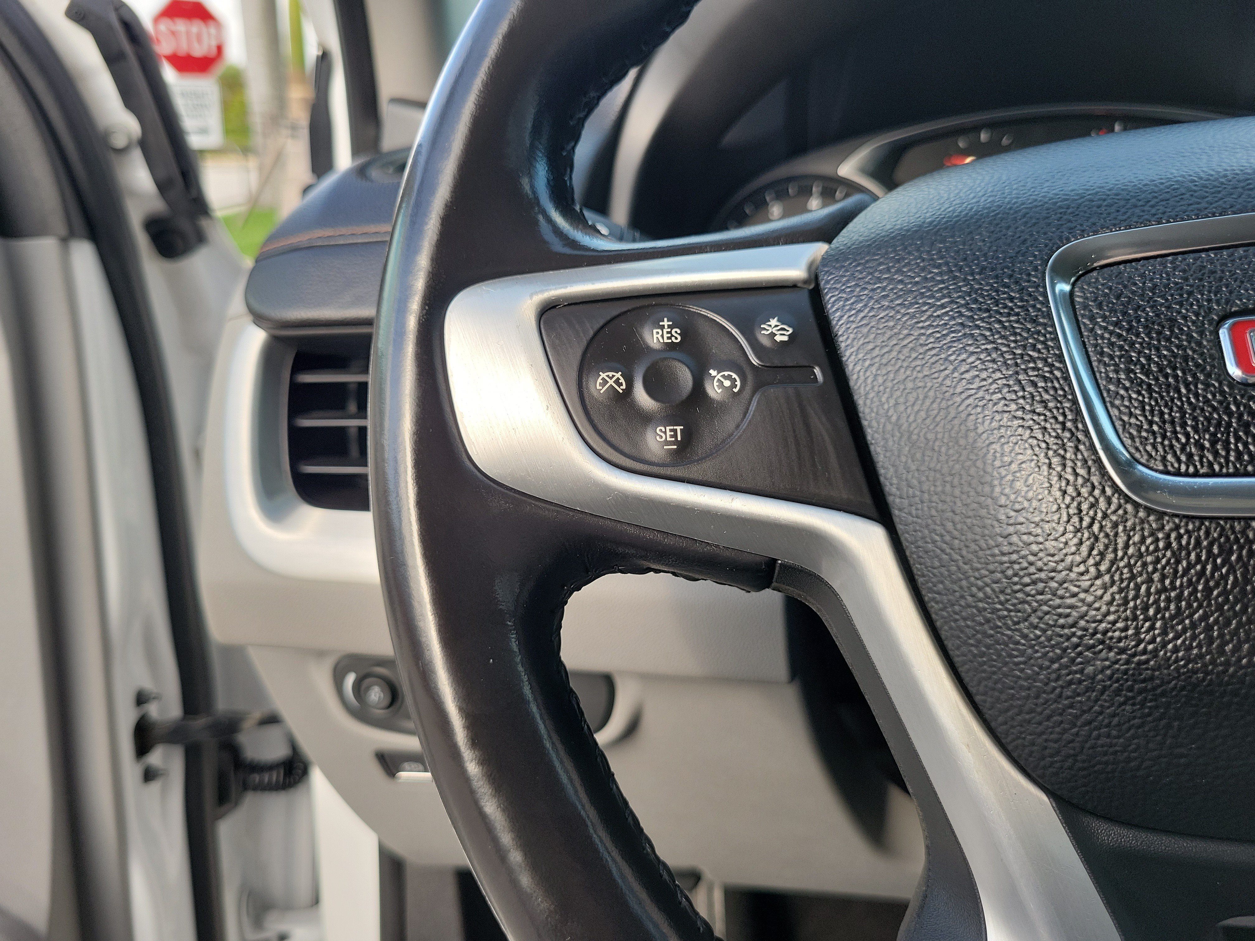 Used 2020 GMC Terrain SLE FWD image 19