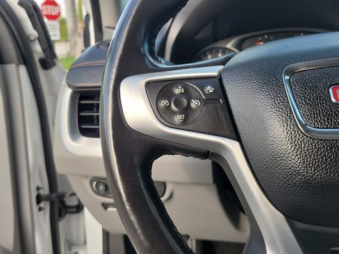 Used 2020 GMC Terrain SLE FWD image 19