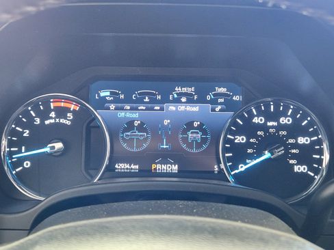 Certified 2021 Ford F350 Platinum w/ FX4 Off-Road Package image 20