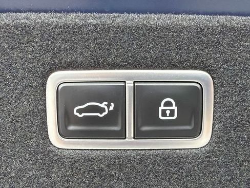 Used 2025 Genesis G90 3.5T AWD/4WD image 19
