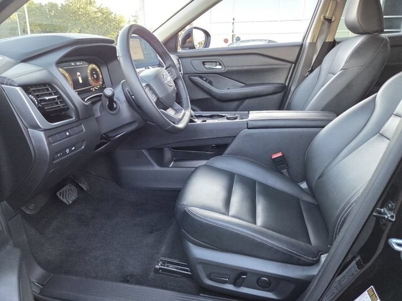 Used 2026 Nissan Rogue SL AWD/4WD image 11
