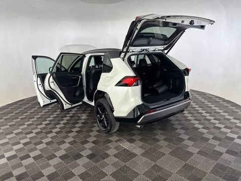 Used 2020 Toyota RAV4 XSE AWD/4WD image 18