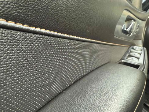 Used 2018 Chevrolet Traverse Premier w/ LPO, Black Accent Package image 24