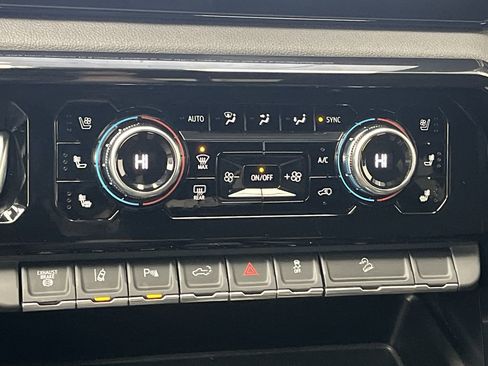 Certified 2024 GMC Sierra 2500 AT4 w/ Technology Package image 24