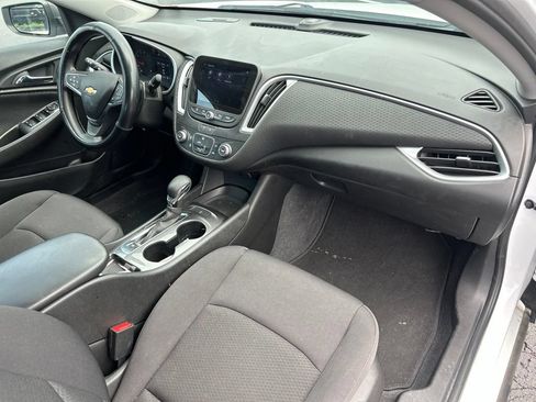 Used 2023 Chevrolet Malibu LS FWD image 35
