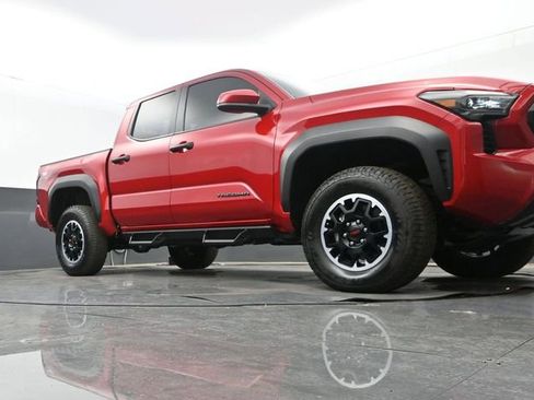 Used 2025 Toyota Tacoma TRD Off-Road AWD/4WD image 24