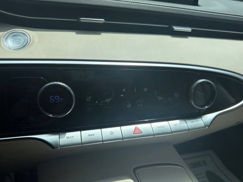 Used 2025 Genesis GV70 3.5T Sport w/ Sport Advanced Package AWD/4WD image 17