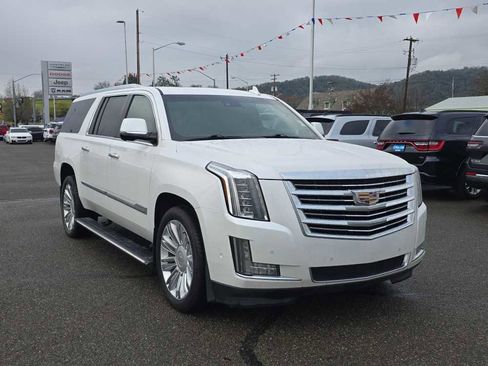 Used 2019 Cadillac Escalade ESV Platinum image 7