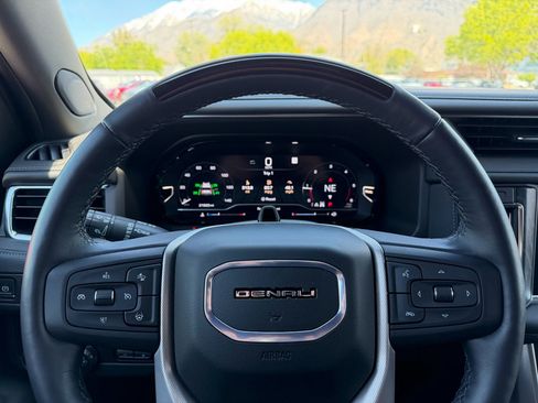 Used 2024 GMC Yukon XL Denali w/ Denali Reserve Package AWD/4WD image 16