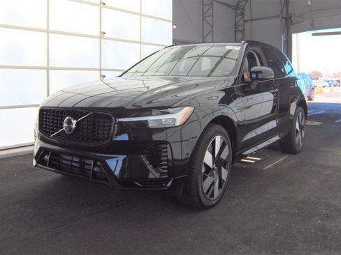 Used 2025 Volvo XC60 T8 Plus w/ Protection Package Premier image 1