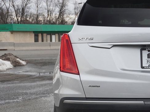 Used 2018 Cadillac XT5 Premium Luxury image 19