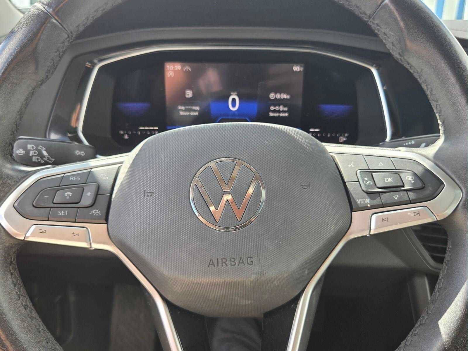 Used 2023 Volkswagen Jetta SE w/ Panoramic Sunroof Package FWD image 32