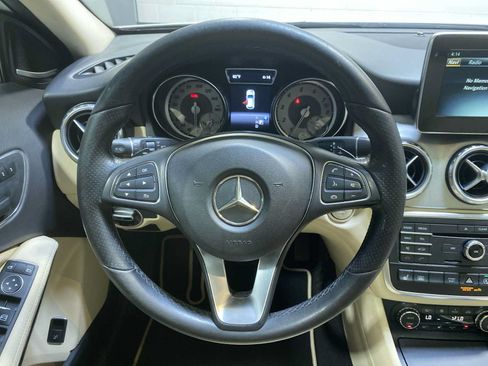 Used 2017 Mercedes-Benz GLA 250 4MATIC image 15