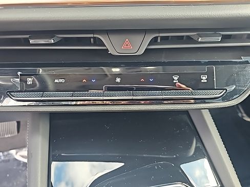 New 2025 Buick Envision Avenir image 25