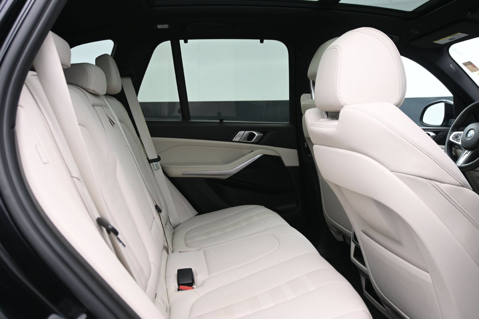 Used 2022 BMW X5 xDrive40i AWD/4WD image 14