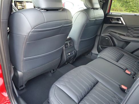 New 2025 Mitsubishi Outlander SEL image 22