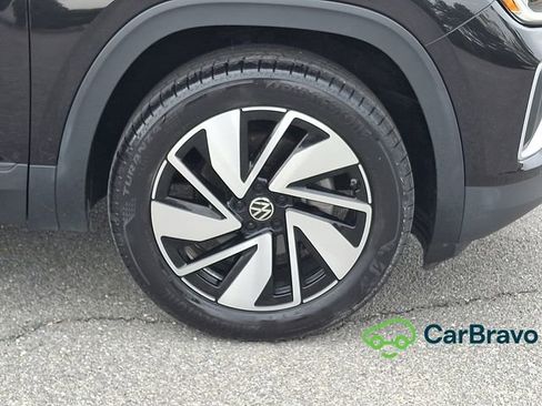 Used 2025 Volkswagen Atlas SE AWD/4WD image 8