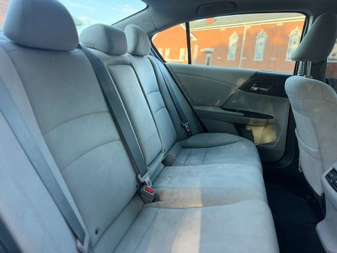 Used 2017 Honda Accord EX image 13