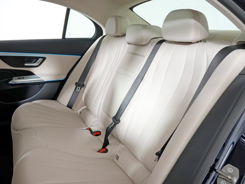 New 2027 Mercedes-Benz E 350 4MATIC Sedan image 27