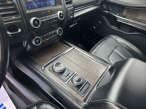 Used 2021 Ford Expedition Limited image 24