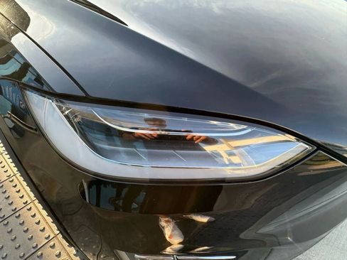 Used 2018 Tesla Model X 75D image 47