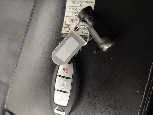 Used 2021 Nissan Rogue S AWD/4WD image 38
