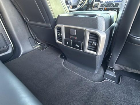 Used 2022 Ford F350 Platinum image 29
