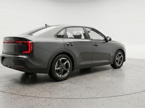 Used 2025 Kia K4 FWD image 9
