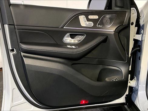 New 2026 Mercedes-Benz GLS 450 4MATIC image 11