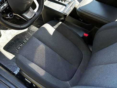 Certified 2025 Hyundai Ioniq 5 SE image 8