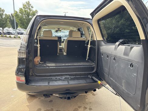 Used 2023 Lexus GX 460 Premium AWD/4WD image 33