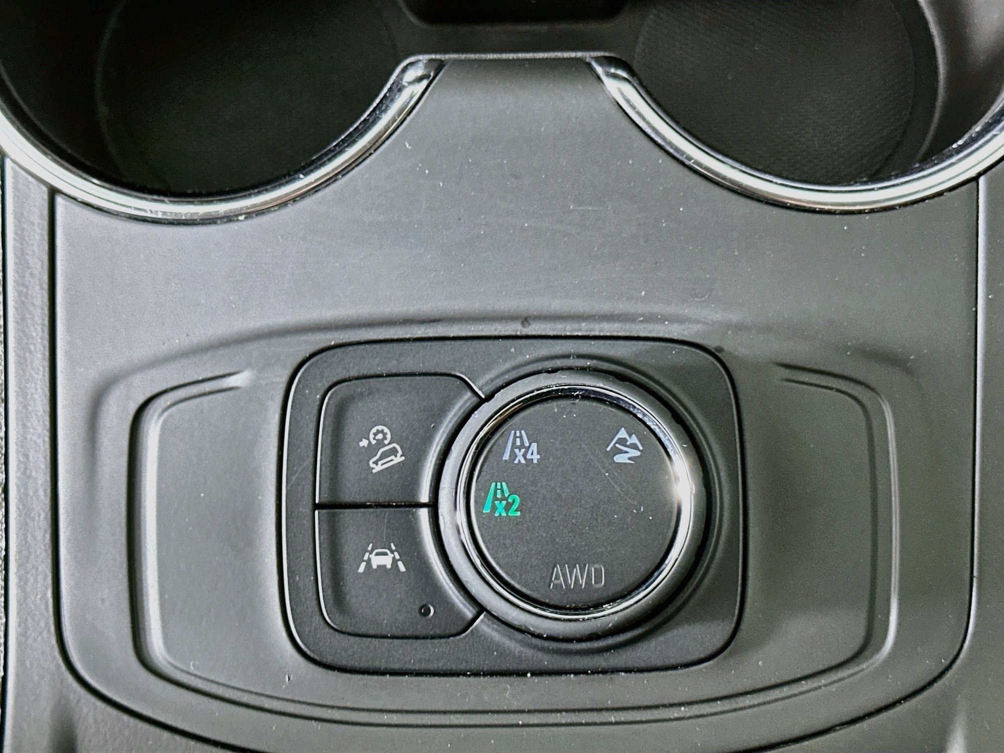 Used 2024 GMC Terrain SLE AWD/4WD image 23