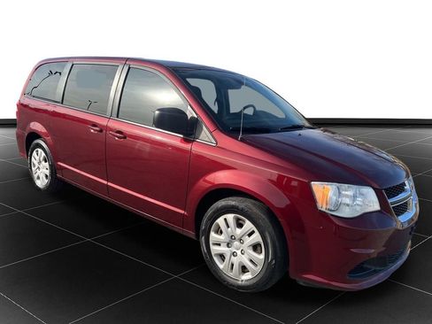 Used 2018 Dodge Grand Caravan SE image 7
