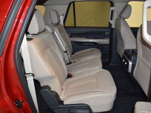 Used 2022 Ford Expedition Max Limited image 12