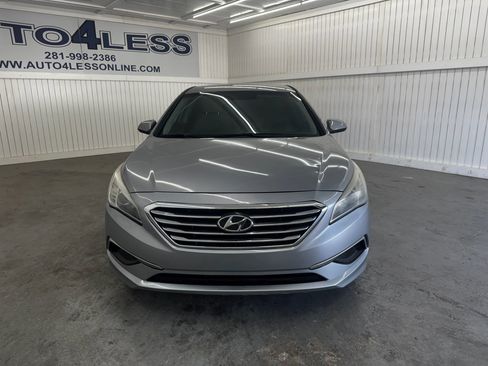Used 2017 Hyundai Sonata SE image 2