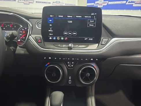 Used 2025 Chevrolet Blazer LT image 30