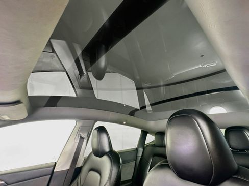Used 2023 Tesla Model Y Long Range AWD/4WD image 24