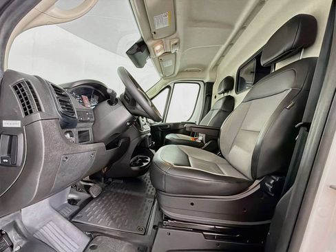Used 2024 RAM ProMaster 2500 w/ Convenience Group FWD image 12