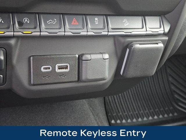 Used 2025 Chevrolet Silverado 1500 Custom Trail Boss AWD/4WD image 16