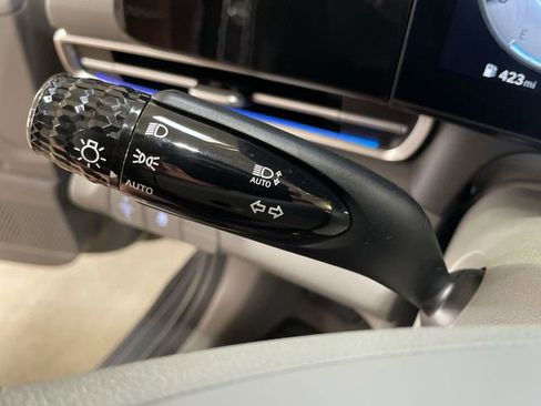 Used 2024 Hyundai Elantra SEL image 29