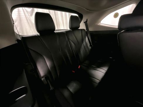 Used 2025 Acura MDX SH-AWD image 17