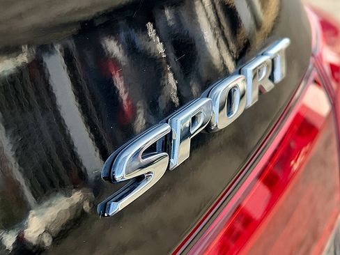 Certified 2022 Honda Civic Sport image 30