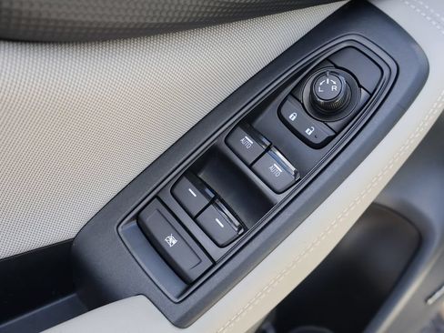 Used 2024 Subaru Forester Premium AWD/4WD image 13