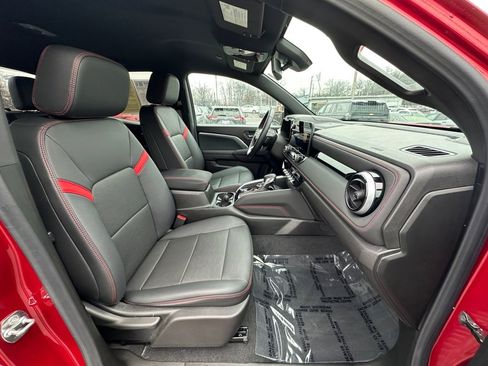 Used 2024 Chevrolet Colorado Z71 w/ Z71 Convenience Package 2 image 25