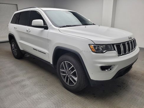 Used 2019 Jeep Grand Cherokee Laredo w/ 18" Wheel & 8.4" Radio Group image 13