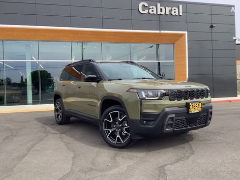 New 2026 Jeep Cherokee Overland w/ Trailer Tow Group image 2