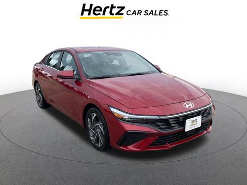 Used 2025 Hyundai Elantra SEL image 1
