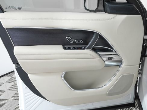 Used 2023 Land Rover Range Rover Autobiography AWD/4WD image 15