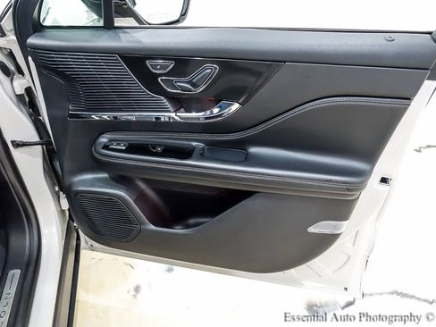 Used 2021 Lincoln Corsair Base AWD w/ Premium Package image 34