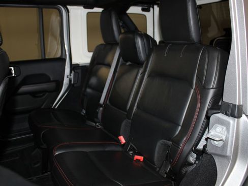 Used 2018 Jeep Wrangler Unlimited Rubicon image 18